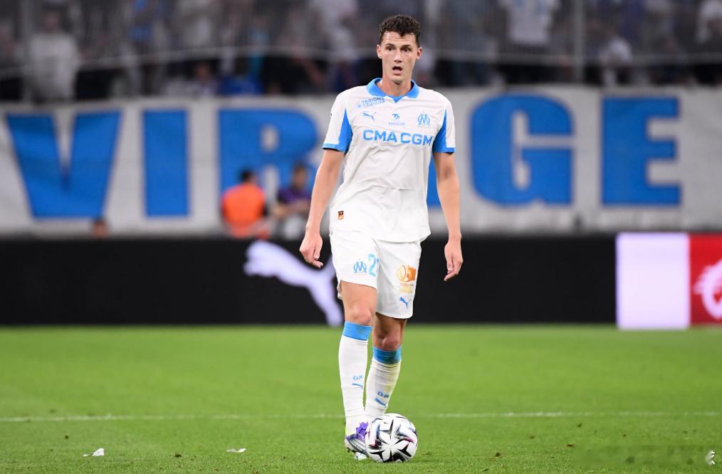 根据意大利名记斯基拉的报道，马赛目前对球队后卫帕瓦尔并不满意，因此不打算将其买断