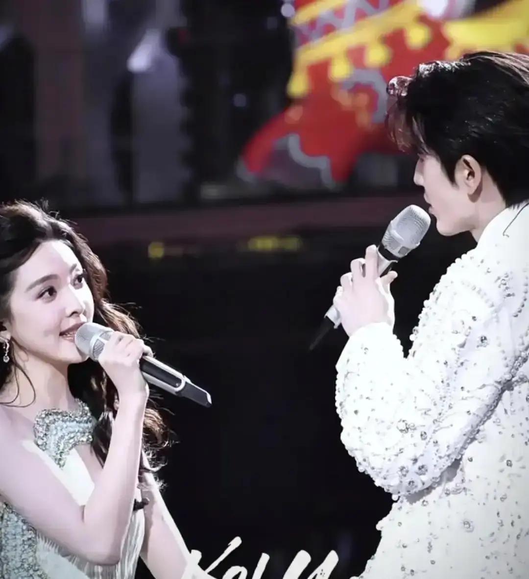 白敬亭抢走桑延！跨年那晚，弹幕还在刷张凌赫章若楠，结果官宣男主却是白敬亭。