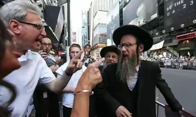 2025年，特朗普与马斯克撕破脸皮的那一刻，美国两大资本阵营的百年暗战...