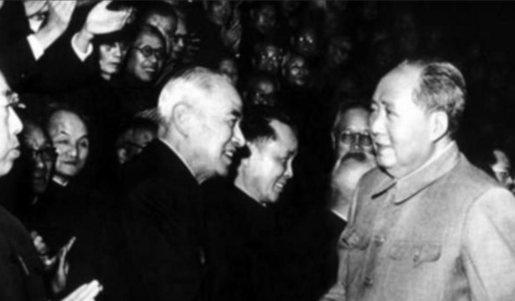 1969年，苏联突然对中国宣战，周恩来连夜冲进中南海，毛主席听完后沉默了整整三分