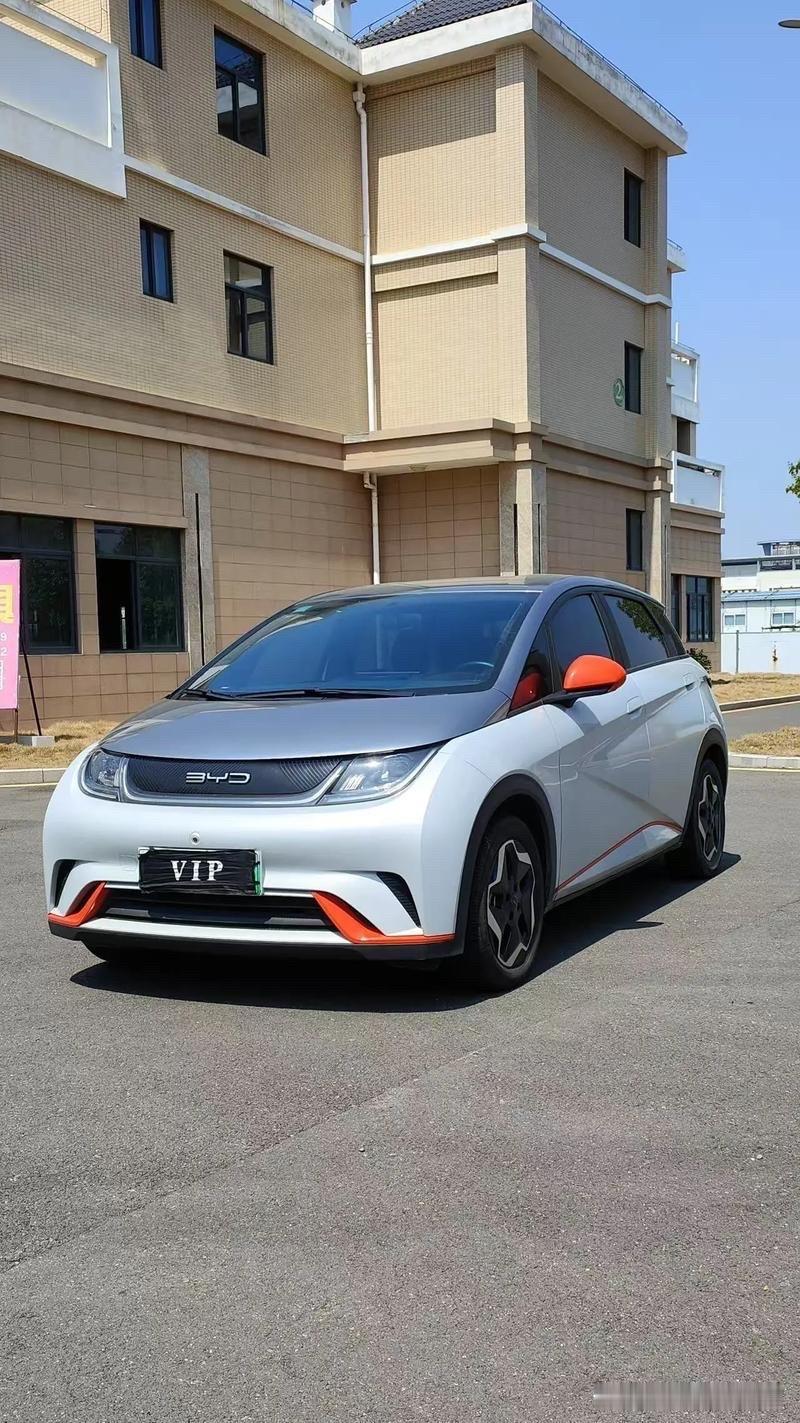 都可以有选择的车选电车：适合城市短途、有家充、年开1.5万公里以上。例：比亚