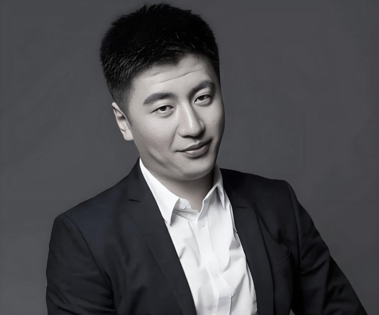 张雪峰猝逝，很想看到一个对他庄重、公正、全面、像悼词风格的综合评价。最后选择一个