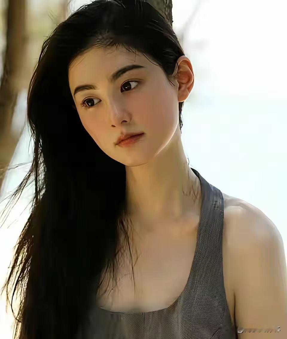 韩沛颖怎么也想不到，8月24日凌晨那场直播开的时候，她大概只想诉诉苦。弹