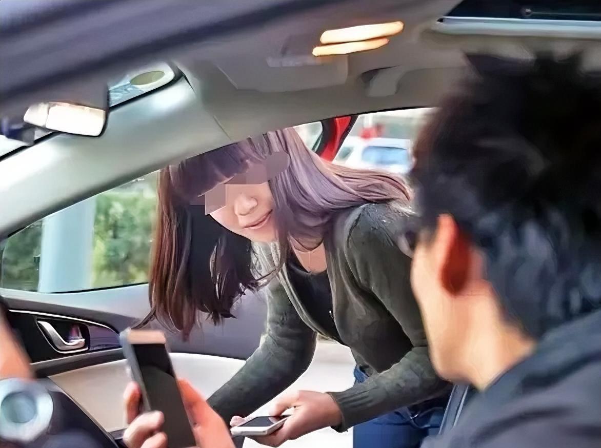 “这个女人太可怕！”上海，一36岁女子离婚后带着女儿，在顺风车上认识23岁退伍男