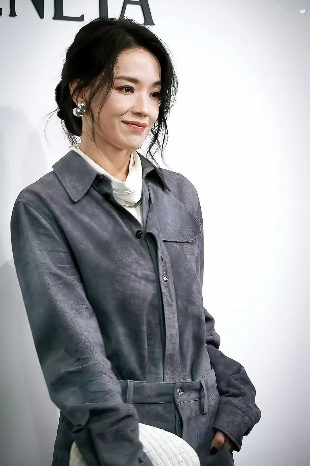 舒淇，泪防了！今日，舒淇在接受采访时，首度曝光自己的情感生活！她表示：与老公冯德