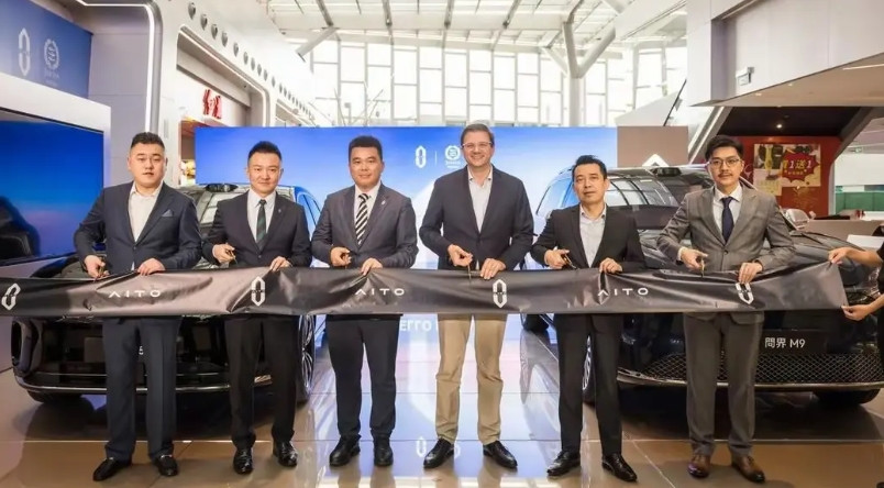 问界商标卖给赛力斯就是为了这一步？问界M5、M9登陆澳门，下一步会不会是香港、新
