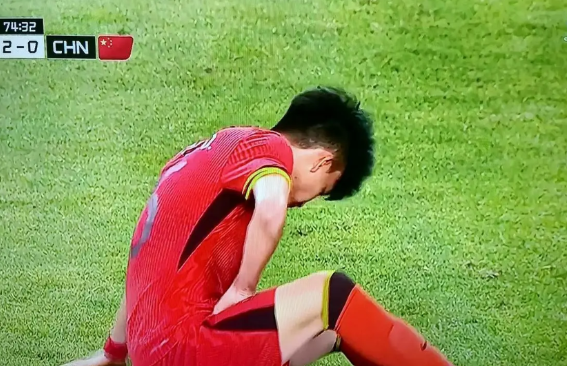 王钰栋该重新审视自己了。在对阵亚洲最强的两支队伍中，他究竟体现出什么样的能力
