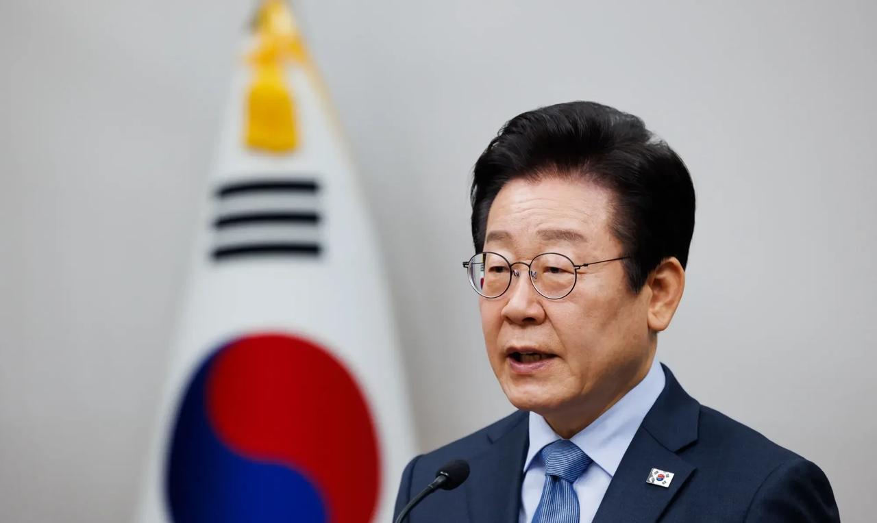 李在明：当选立即恢复朝鲜关系今天上午，韩国总统候选人李在明在受访时表示：“自己
