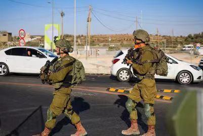 最近，以色列正在干一件大事：把约旦河西岸、耶路撒冷的治安任务，从国防军（IDF）