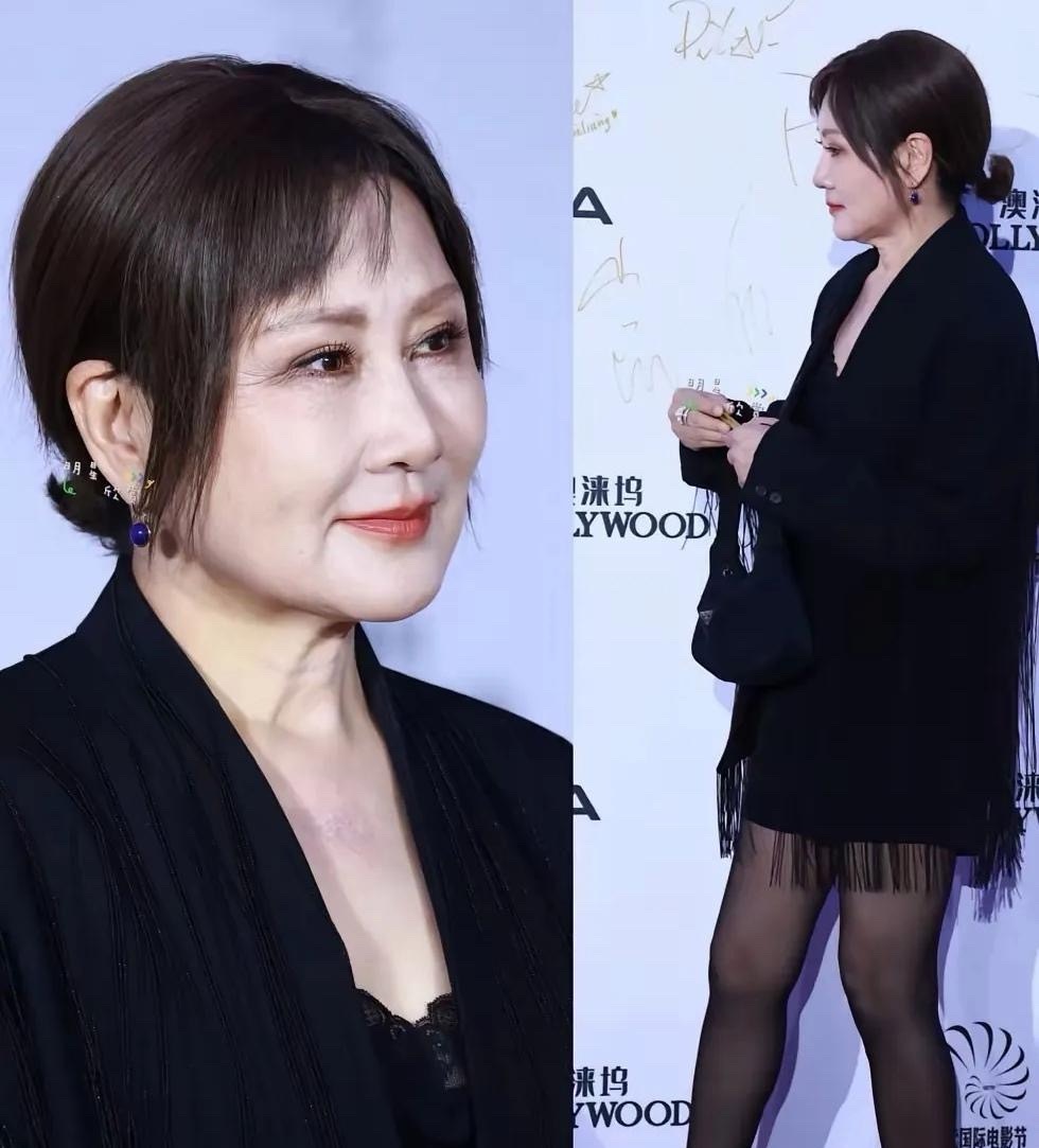 比刘晓庆更厉害的人出现了原因很简单，那就是张凯丽比刘晓庆更能折腾。张凯丽出席活动