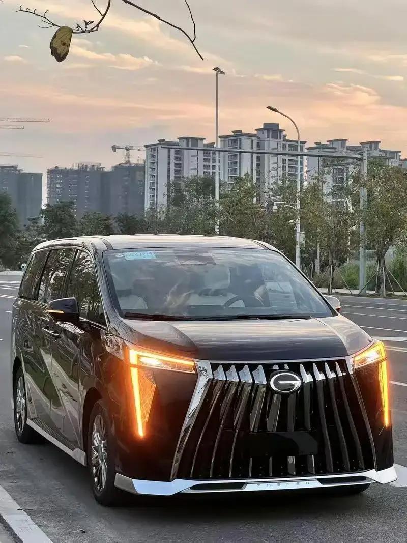 赤裸裸的现实来了，加满50升油箱：美国：约需370元人民币！日本：约需4