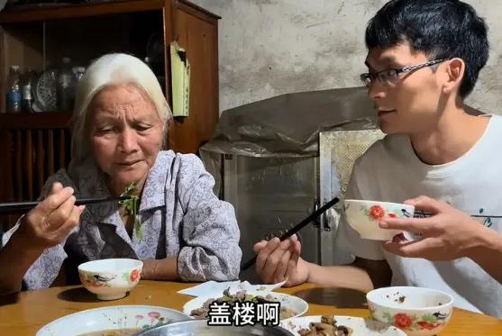 高考，大部分学子们命运的分水岭。靠着高考逆天改命的例子有很多，但把高考当“职业”