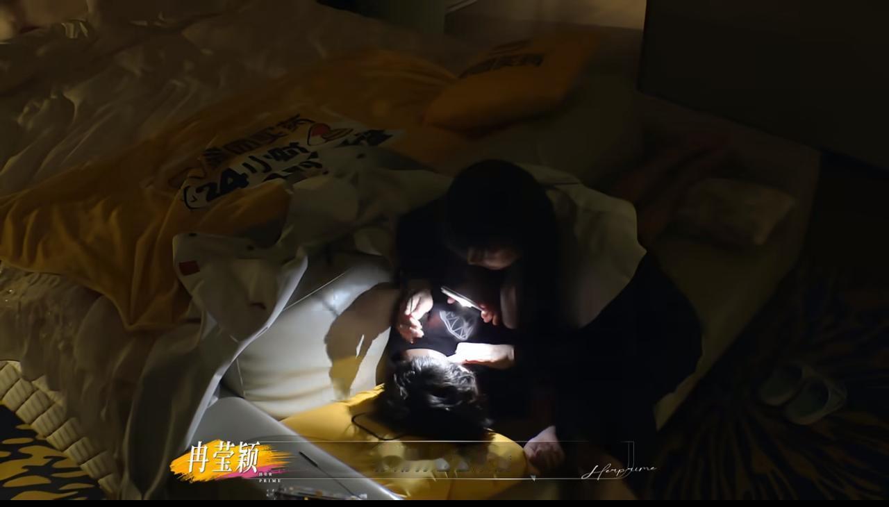 孩子说邹市明的变化只是因为在拍节目。《姐姐当家2》里邹市明和冉莹颖夫妻关系被儿