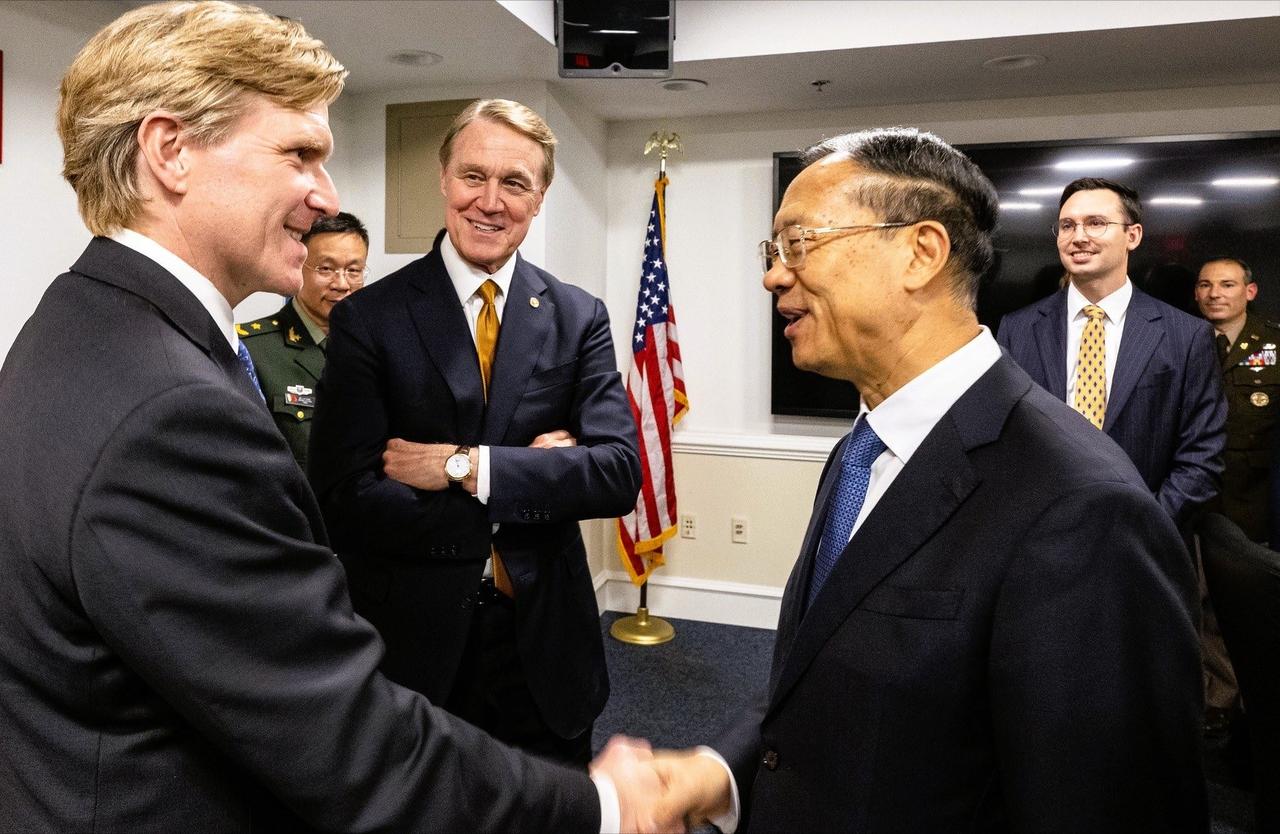 美国战争部副部长，在自己的地盘上，用“相互尊重”这四个字来形容跟中国副外长的会面