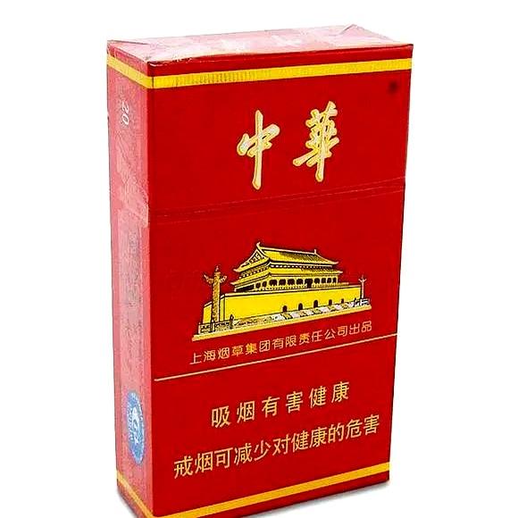 你们村有没有这种人？过年回家那阵仗，恨不得让全村都知道他混出头了。我们村的