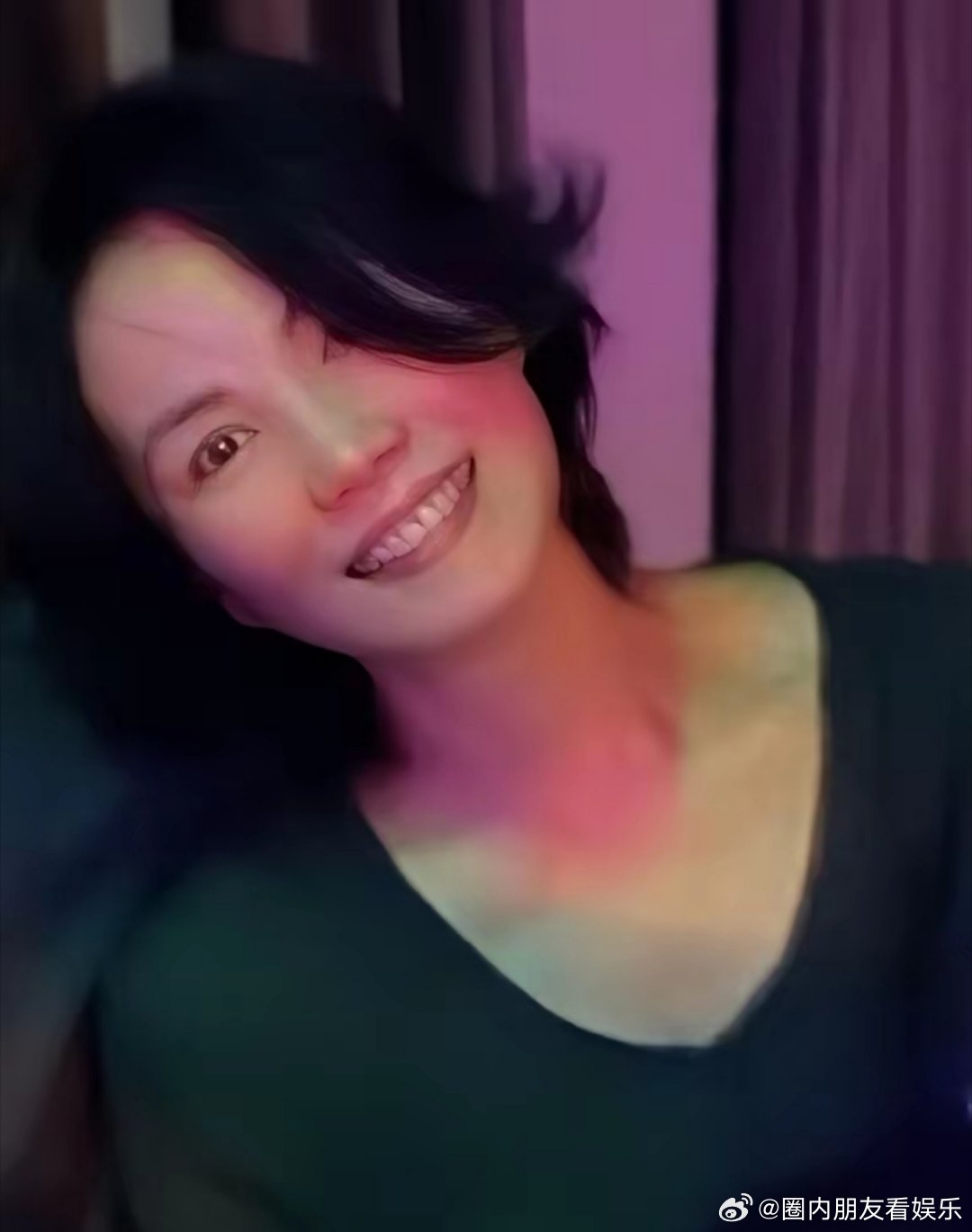 王菲还真和主角剧组聚会了感觉王菲有些微醺了王菲翟子路孙浩在主角里唱歌最多的三