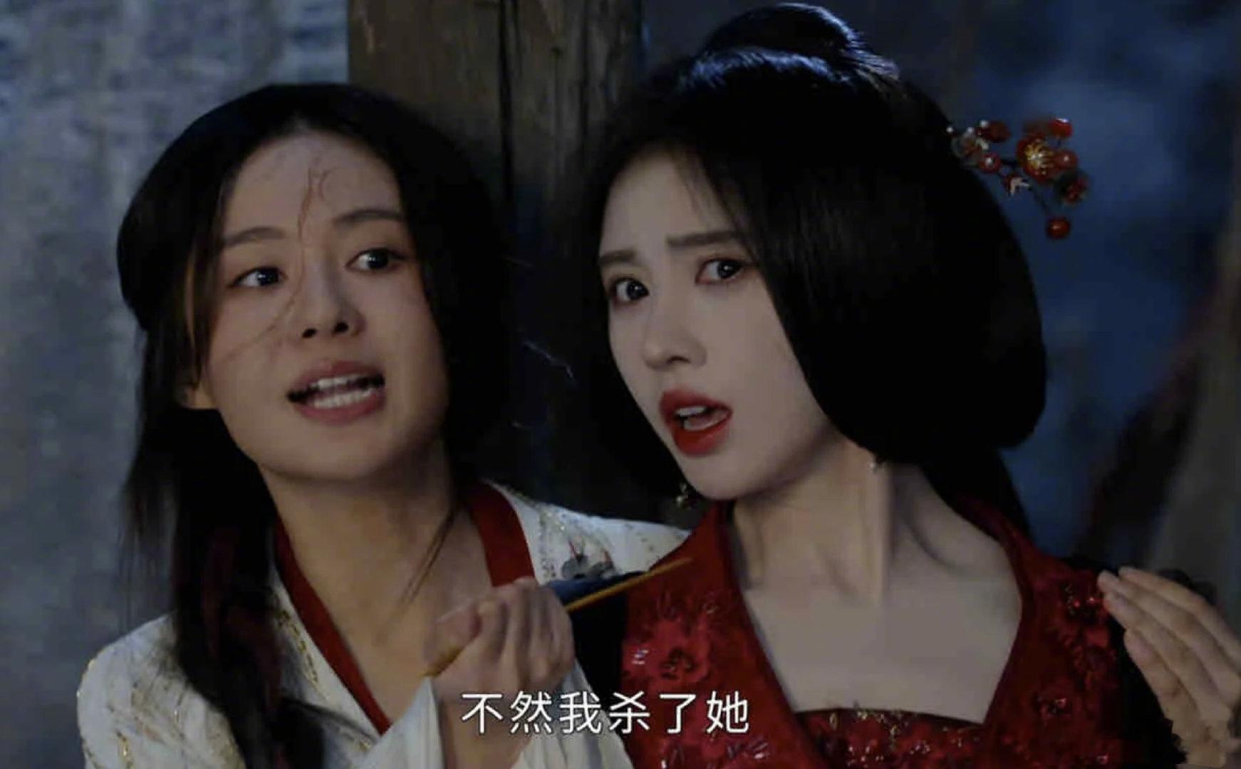 一个生动自然，一个机械僵硬，差距一目了然