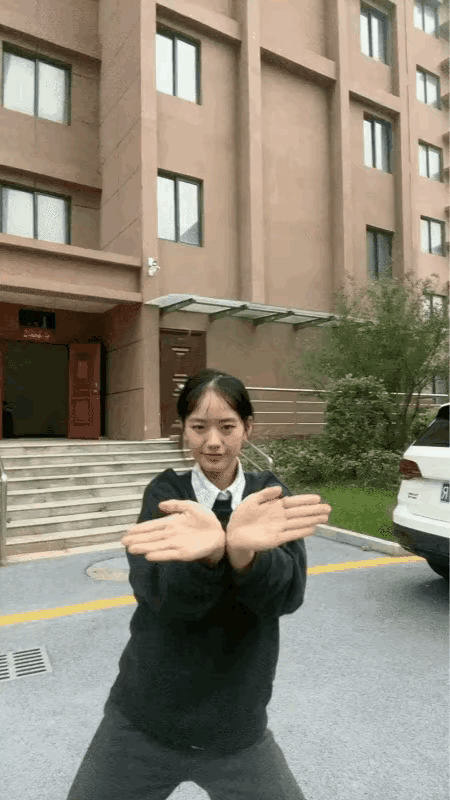 一般人还做不到这样，确实是够灵活的。