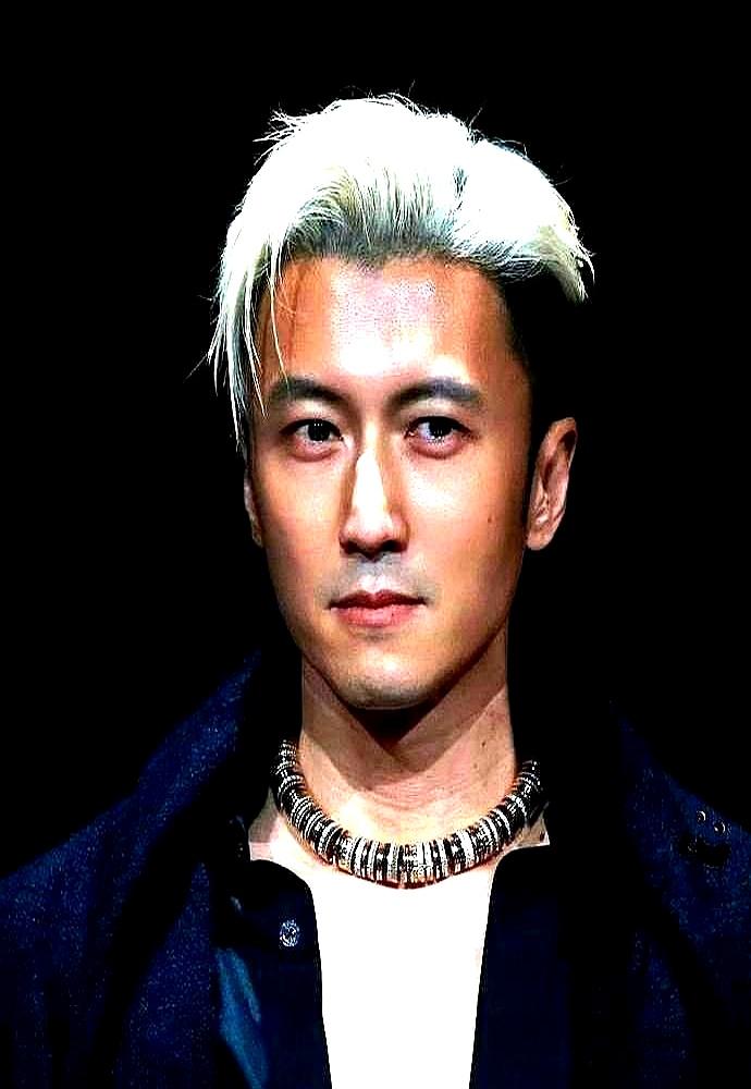 投了2个亿，票房才1.29亿，净亏超过1.5个亿。导演和主演的后续项目，