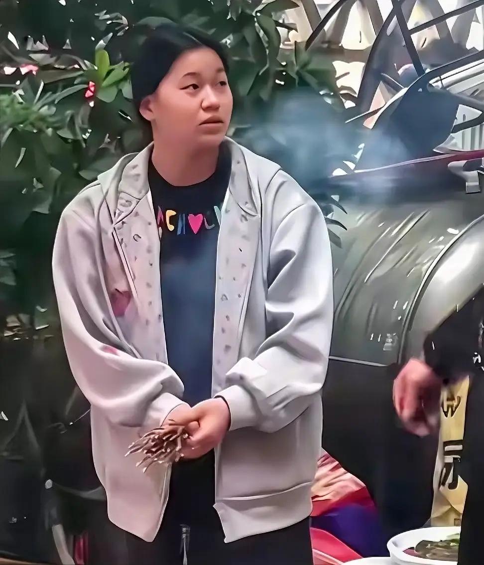 全红禅还跳水吗？答案似乎不太重要了最近大家都刷到了、全红禅回家过年过元宵的