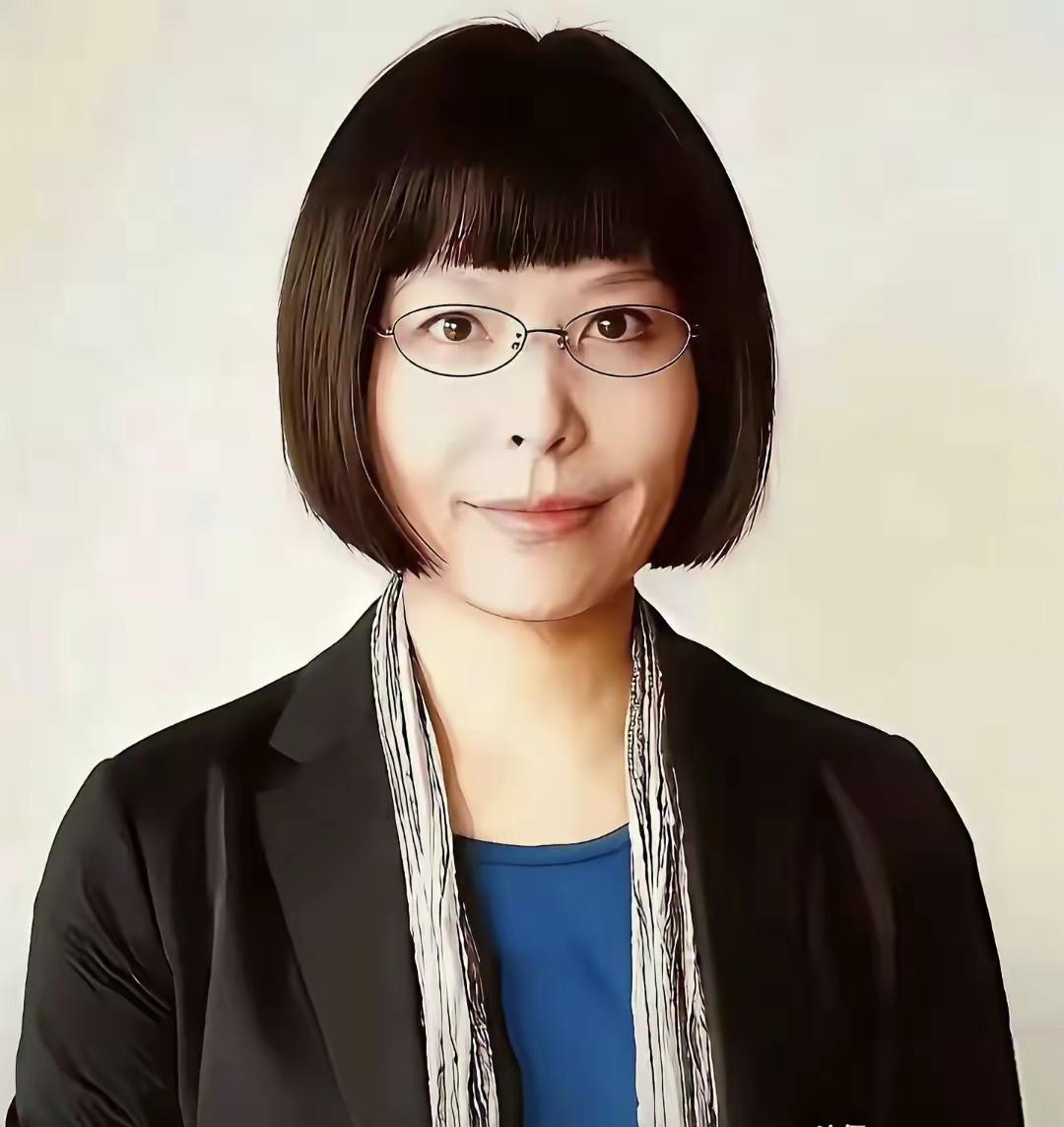 丁荭，清华美院绘画系长聘副教授、博导，目前正常在岗，职务未变（绘画系副书记、党委