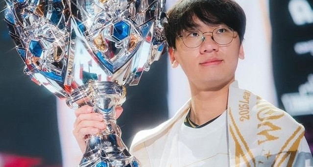 韩网爆料: 关于Doran的续约情况可能会于六点左右在T1频道中放送