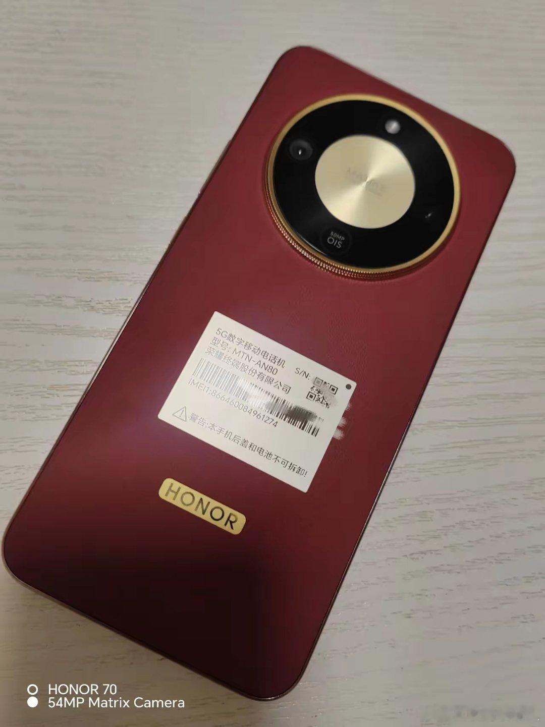 昨天在与辉同行董宇辉直播时买了个手机，就是临时起意，一直想买个备用机，看到觉得可