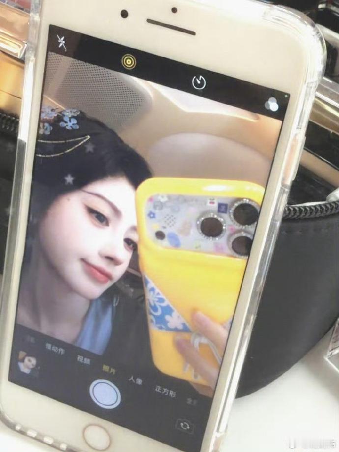 鞠婧祎比基尼手机壳鞠婧祎藏着一颗性感的心鞠婧祎比基尼手机壳，我还以为是蝴蝶结