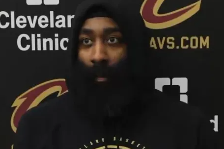 哈登接受采访谈到了季后赛首轮与猛龙的对决：“我们清楚自己将面对什么。多伦多是一