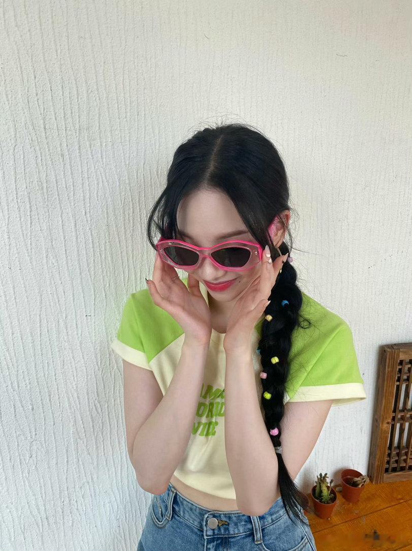21年完全新人美时期呀好青涩的周一精灵🧚♀️