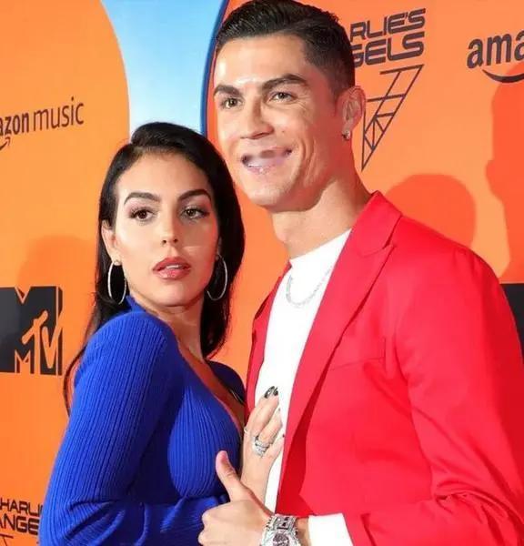 C罗和乔治娜办婚礼，就像房子盖好了，已经用了好多年了，才补办施工许可证。他们一共