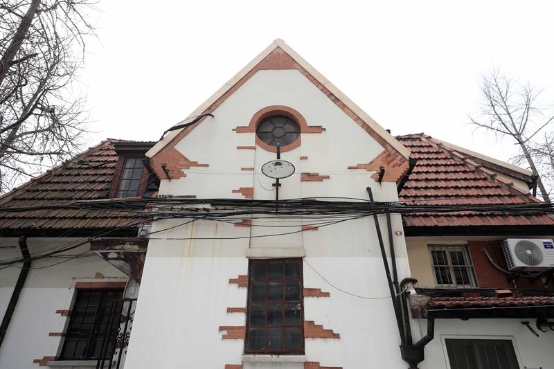 1914年上海的青楼里，一场特别的邂逅发生了。27岁的蜀军将领夏之时要给14岁的