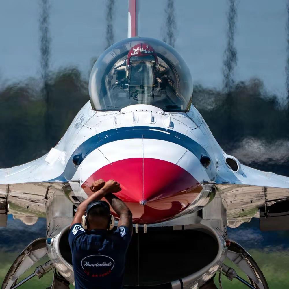 F16FightingFalcon.f16战隼。帅是一种感觉。f16战斗机
