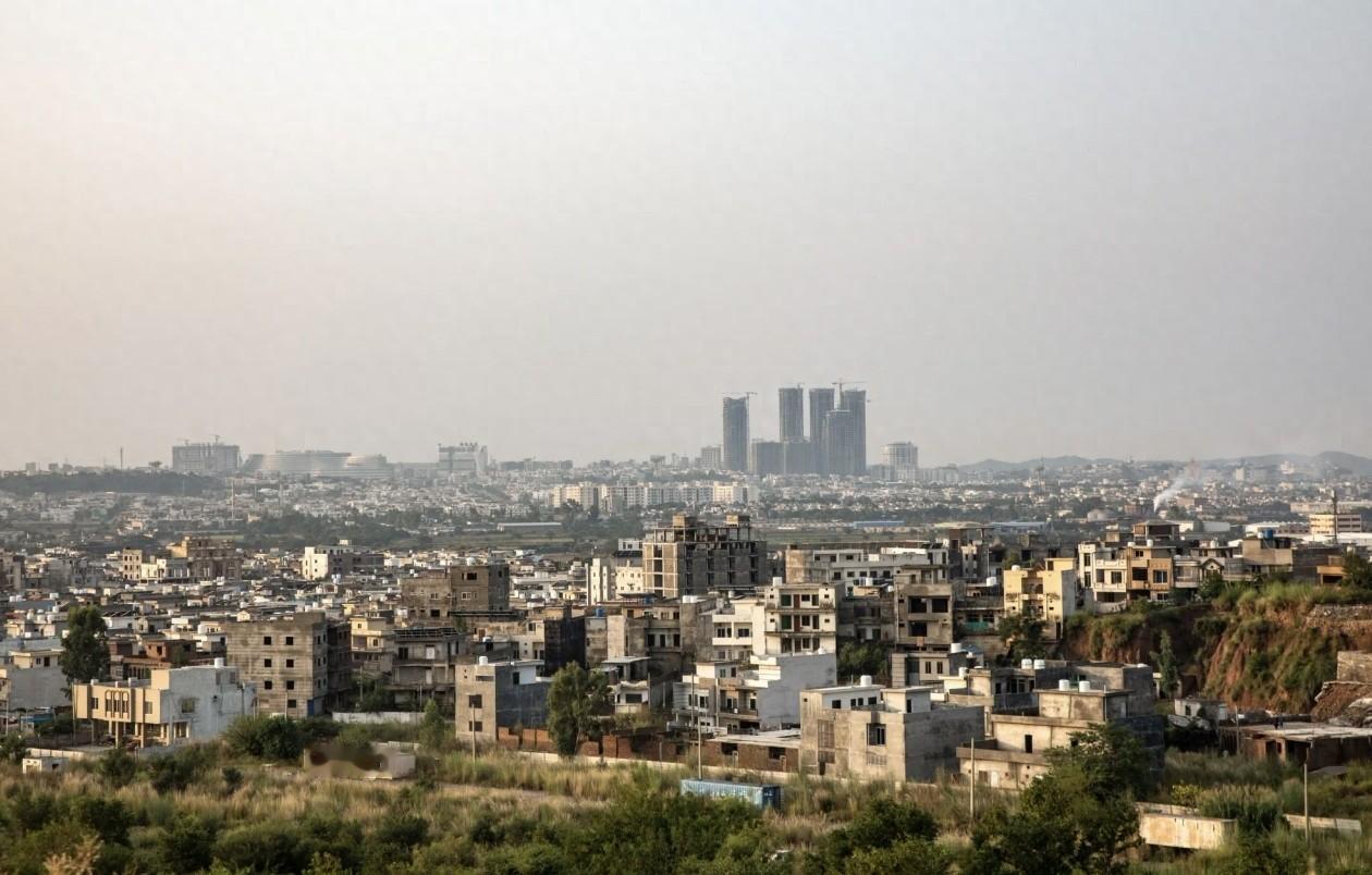 来一架灭一架！硬闯伊斯兰堡：猎鹰80全程零容忍，2架当场报废3月13号下午5