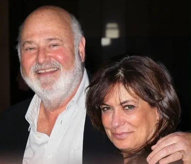 当地时间2025年12月14日下午，好莱坞传奇导演罗伯·莱纳与其妻子米歇尔·辛格