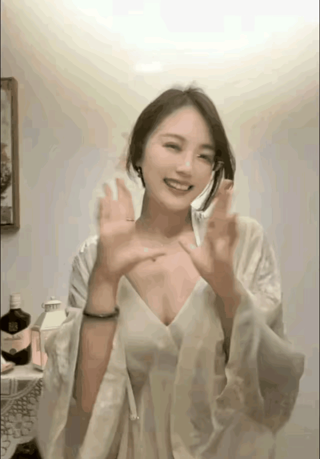 这墙好白[笑着哭]