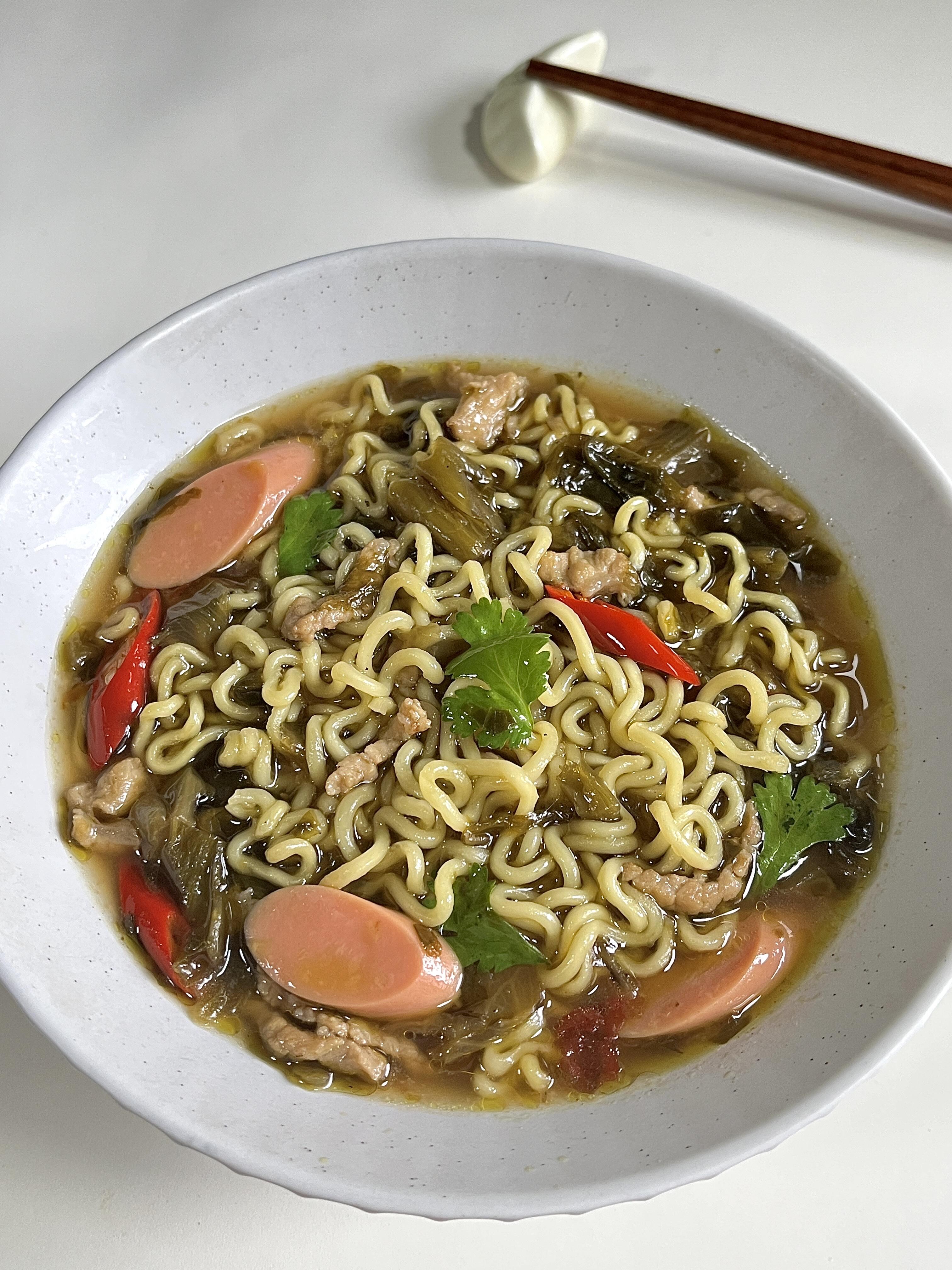 救命！没食欲就吃这碗酸菜肉丝面🍜连汤都喝光宝子们谁懂啊😭没胃口、不想吃