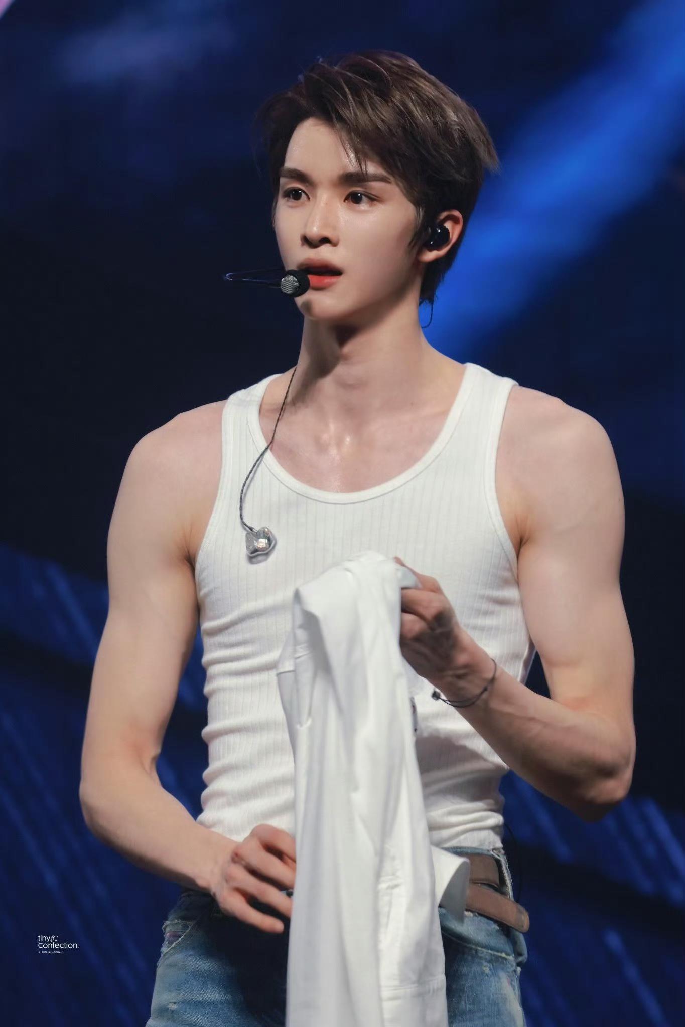 嗑颜bot郑成灿完美男神