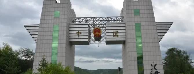 上世纪九十年代，那边过来的抓脱北者，八号线串锁骨，所有人串成串，当要串一个孩子时