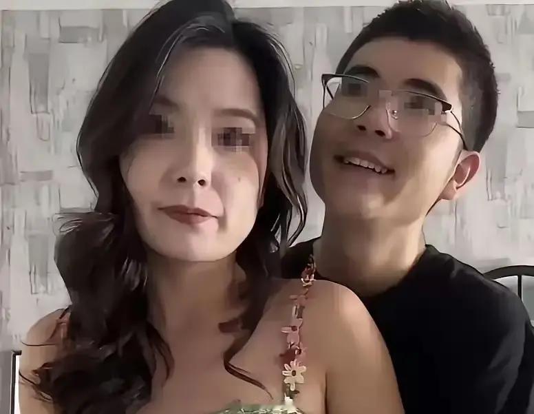 上海长宁，房产销售美女主动追求退伍小伙，婚后10个月，千万房产99%过户给闪婚妻