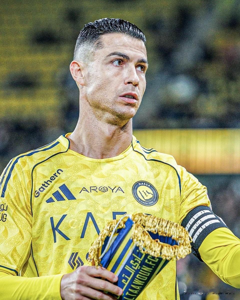 沙特职业联赛就C罗的抗议发表官方声明：声明如下：“沙特职业联赛的结构遵循一个