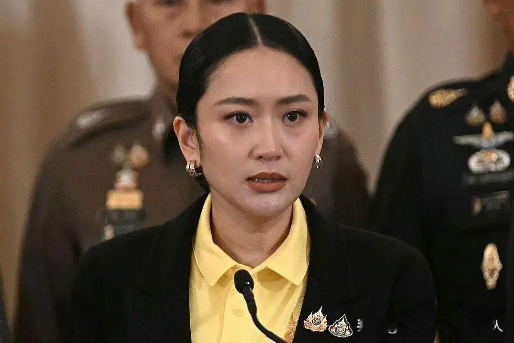 198席！阿努廷直接把为泰党踩进了泥里！面对泰自豪党的碾压式胜利，佩通坦那可怜的