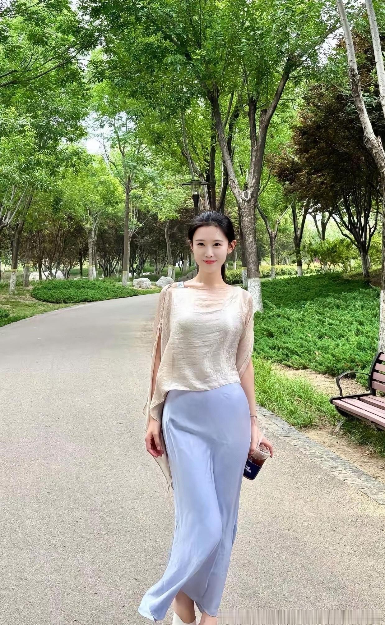 看看你现在在干嘛让我看看你最近去哪儿玩了