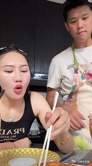 狗仔葛斯齐的腰，果然是弯的，就猜到了，好不容易绑到的富婆，是不肯轻易放手的！都