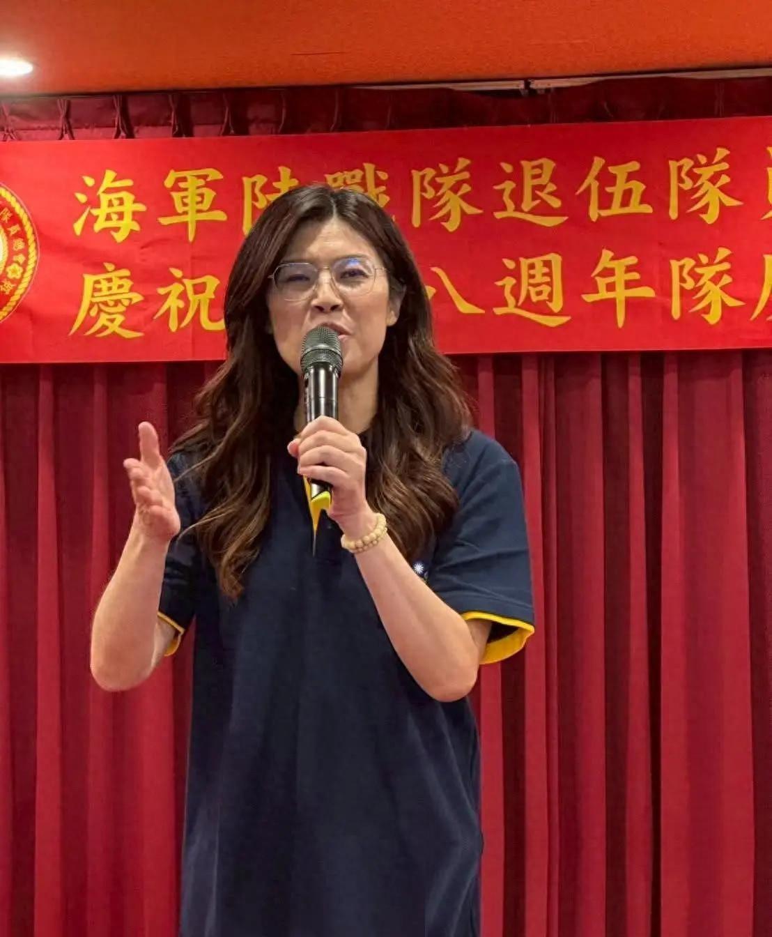 谁能想到，平时看似温和的蒋万安，这回竟然直接“掀桌子”了！今天岛内政坛真的是被震