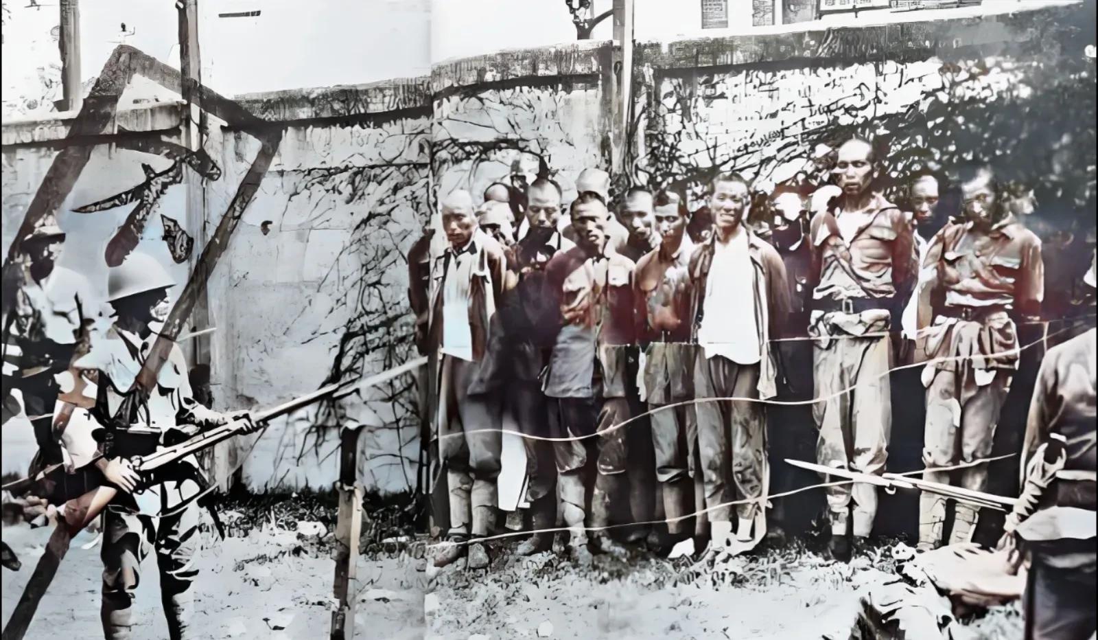 这是被日军严禁公开的照片之一。1937年12月13日，南京城陷落后，一批