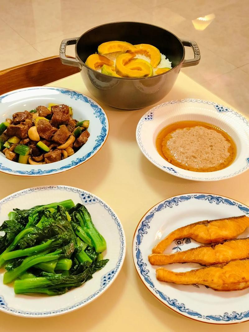 晚餐真不能随心所欲，大鱼大肉看着香，肠胃熬夜消化根本扛不住。这几样养胃食材都很家
