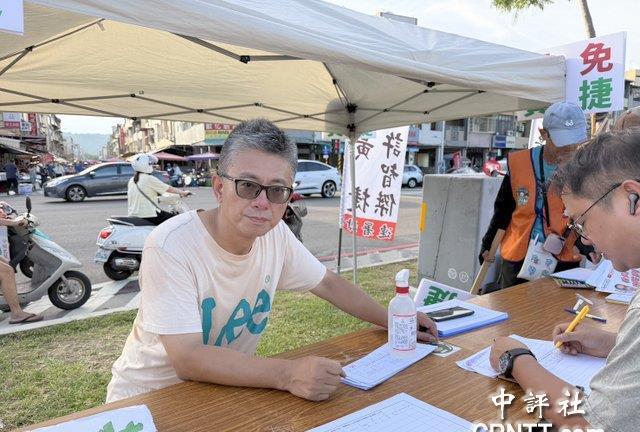 高雄双罢劫志工又遭检调约谈　连署进度落后　　推动罢免民进党“立委”黄捷及许智杰