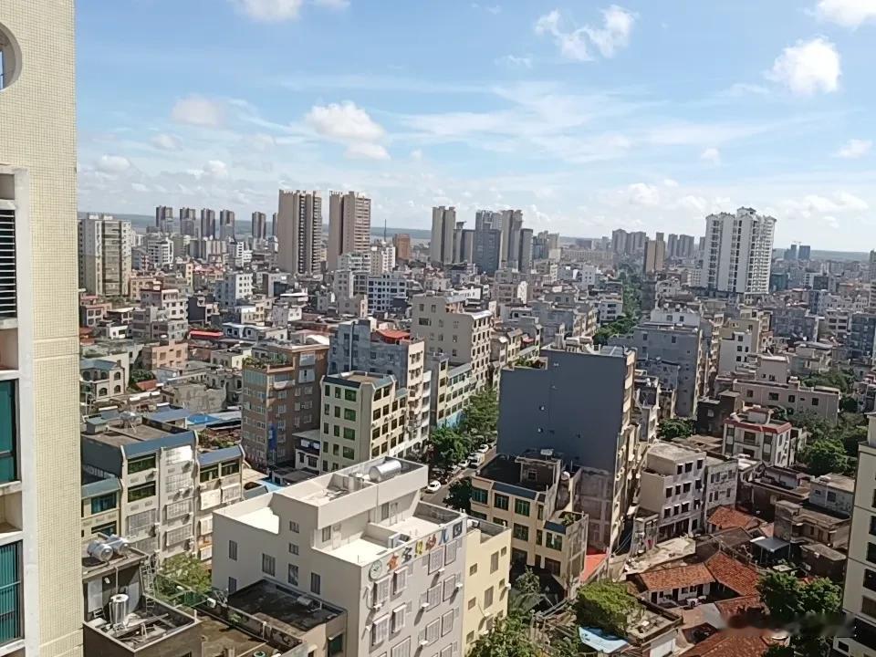 闺蜜真的是人间清醒，中秋过节，她老公给她8000，让她给双方父母各2000，谁知