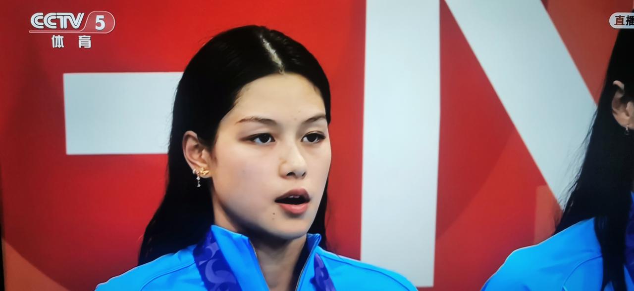 这几个姑娘谁最好看？中国游泳队获得4*100米自由泳接力冠军！身材好，笑容美